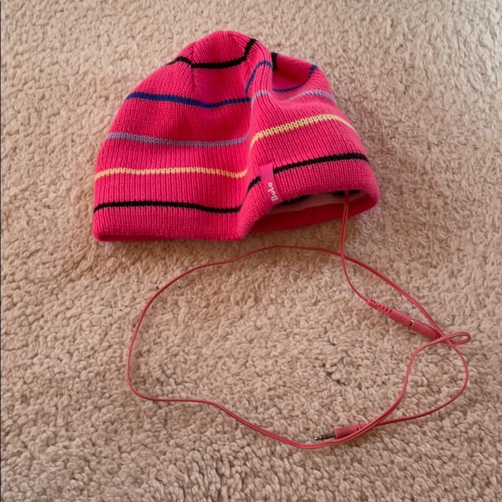 Bula hat with speakers